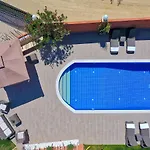 Vila Alex *