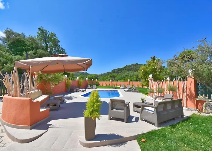 Alex Вилла Sinarades