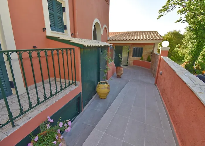 Alex Σιναράδες