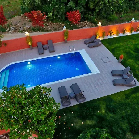 Alex Villa Sinarádes